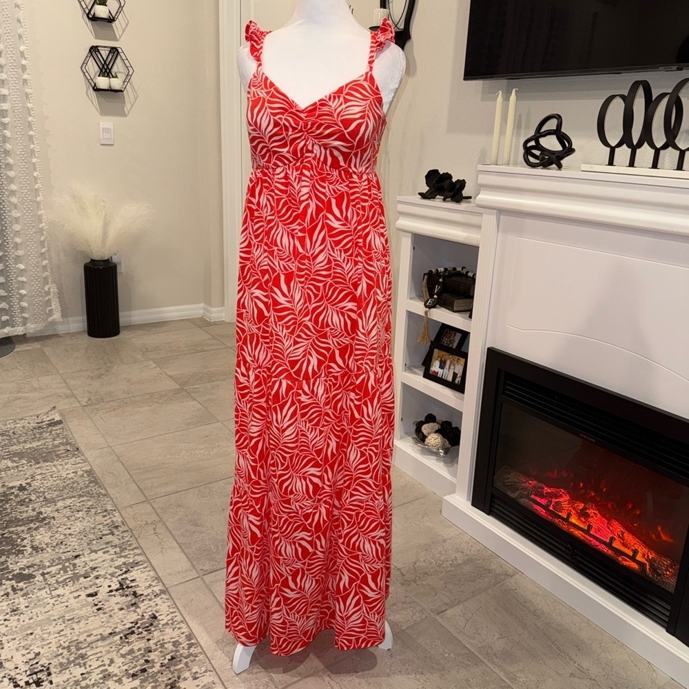 2 x 20$ Vibrant Red and White Patterned Maxi Dress Size Medium